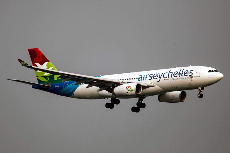 AIR SEYCHELLES SIGNS DEAL WITH BOOKING.COM