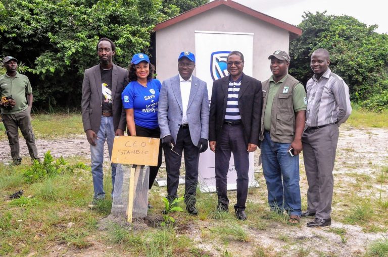 NIGERIA: STANBIC IBTC PLANTS TREES IN LCC TO MARK 30TH ANNIVERSARY